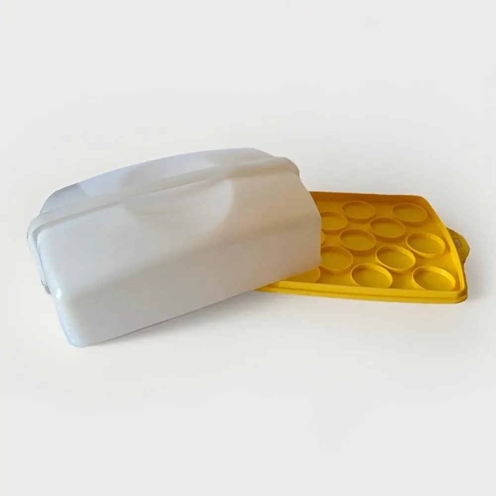 Vtg TUPPERWARE Reversible Cake & 18 Cupcake BAKE N TAKE Carrier #3861A YELLOW